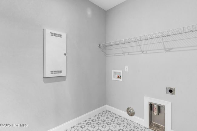 Similar Home | Image 21