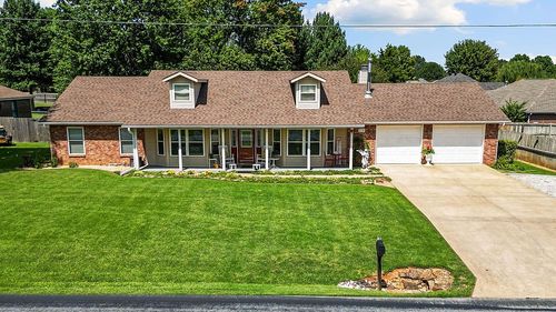 418 Robinson Ave, Lowell, AR, 72745-9118 | Card Image