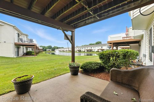 810 Crystal Ln, Marysville, MI, 48040-1536 | Card Image