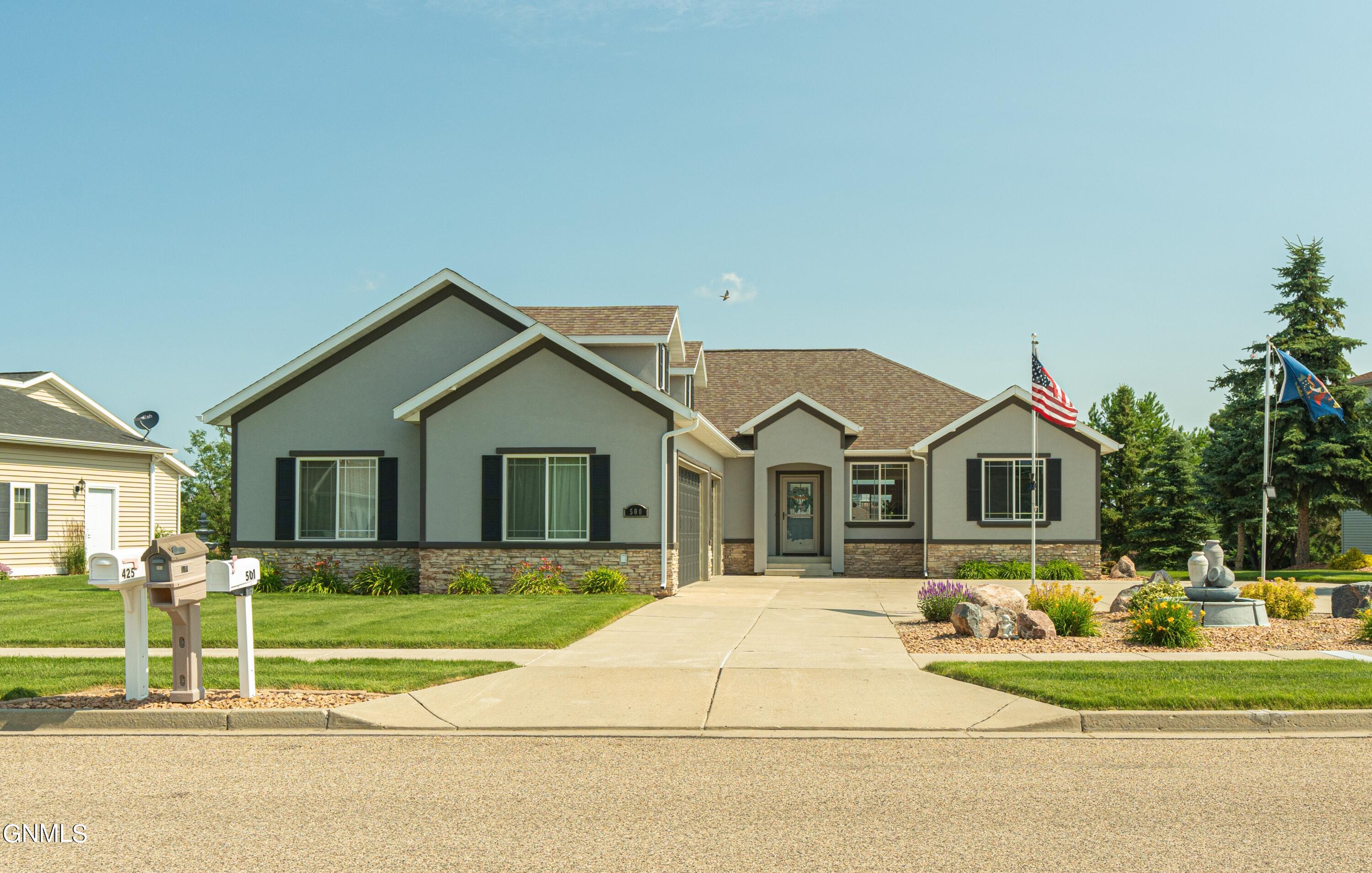 Versailles Ave, Bismarck, ND 58503