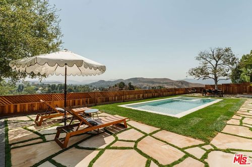 29204 Deep Shadow Dr, Agoura Hills, CA, 91301-1522 | Card Image
