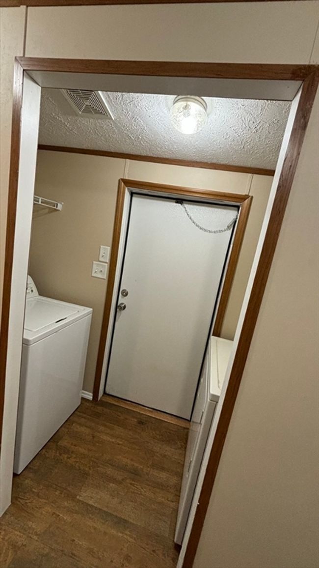47 - 557 Sw Cutoff, House other with 2 bedrooms, 1 bathrooms and 2 parking in Worcester MA | Image 7