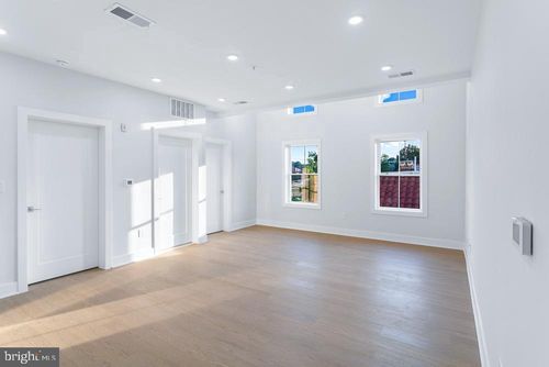 301-1109 Fern St Nw, WASHINGTON, DC, 20012-2491 | Card Image