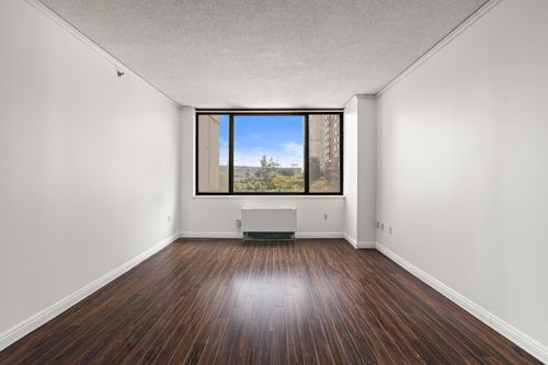 415-45 River Dr, Jersey City, NJ, 07310-3704 | Card Image