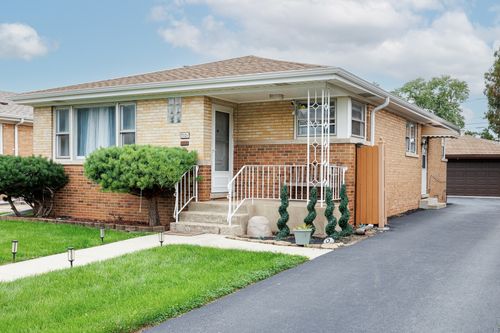 3521 Sarah St, Franklin Park, IL, 60131-1630 | Card Image