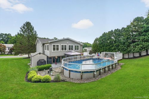 10 Pine Dr, Stony Point, NY, 10980-2500 | Card Image