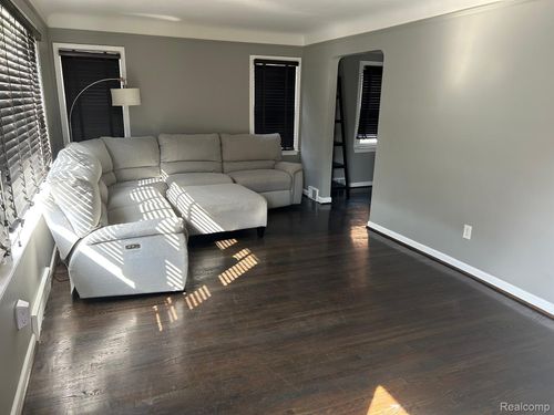 18216 Audette St, Dearborn, MI, 48124-4219 | Card Image