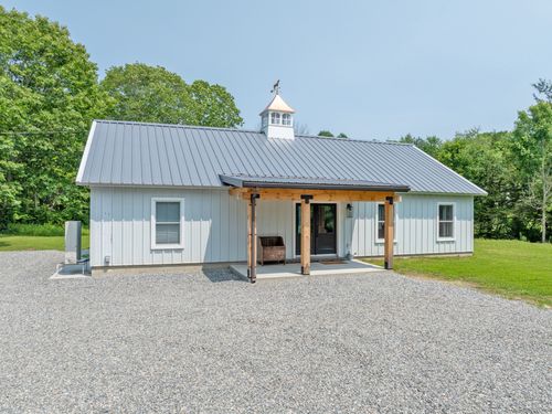 376 Route 165, Preston, CT, 06365-8723 | Card Image