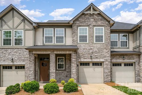 9320 Glenburn Ln, Charlotte, NC, 28278-6988 | Card Image