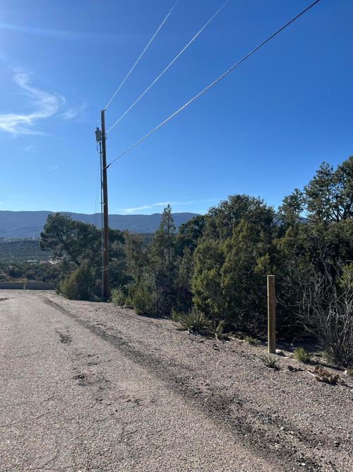 31 Camino Del Poniente, Tijeras, NM, 87059-7409 | Card Image