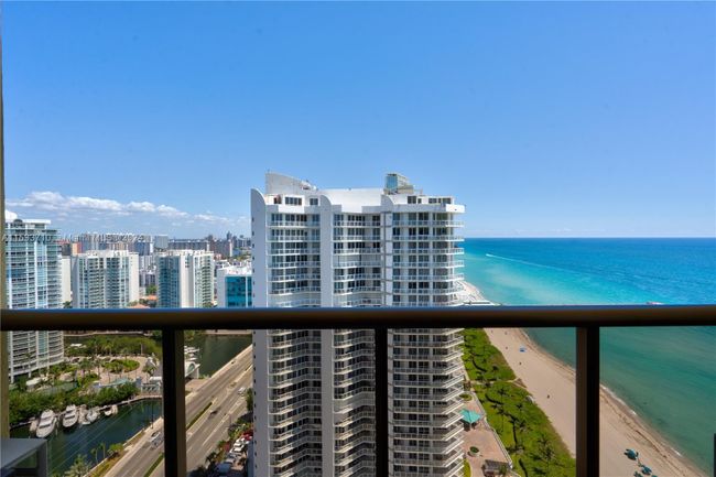 2602 - 16275 Collins Ave, Condo with 2 bedrooms, 2 bathrooms and null parking in Sunny Isles Beach FL | Image 7