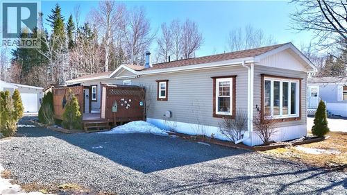 263 Poplar St, Beresford, NB, E8K1E5 | Card Image