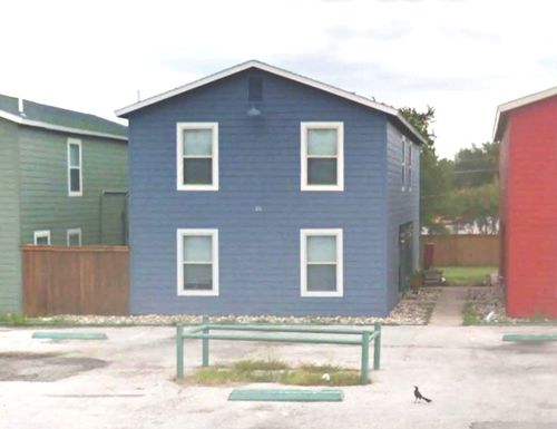 311 S Avenue S, Marble Falls, TX, 78654-6144 | Card Image