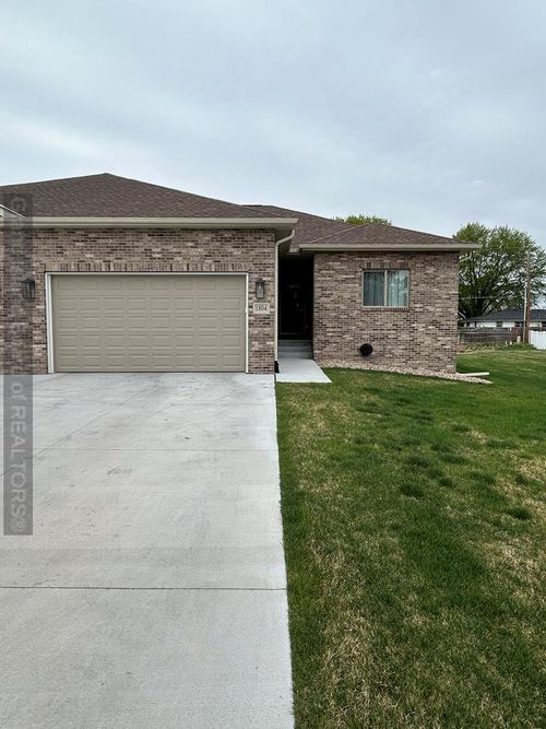 1804 Del Mar Cir, Grand Island, NE, 68803-6304 | Card Image