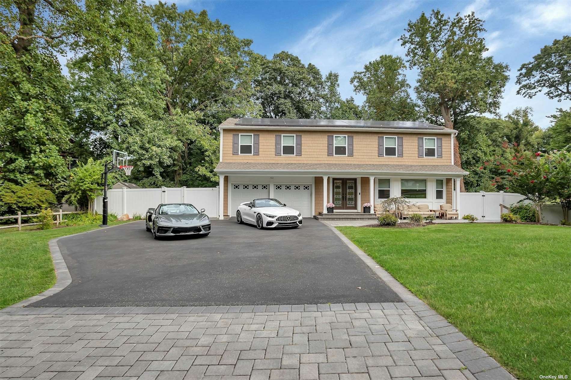Essex Dr, Northport, NY 11768