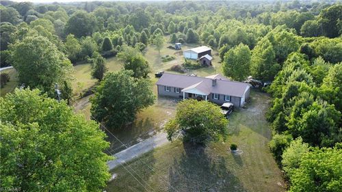 279 Stanley Rd, Mount Airy, NC, 27030-3166 | Card Image