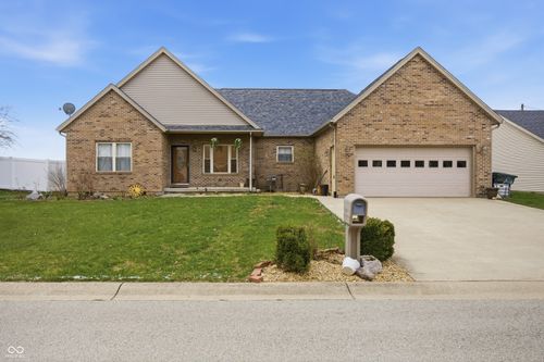 1015 S Creek Dr W, Greensburg, IN, 47240-2924 | Card Image