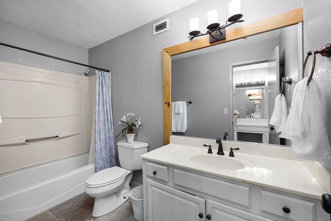 229 Comanche Ln, House other with 2 bedrooms, 2 bathrooms and 2 parking in Lago Vista TX | Image 29