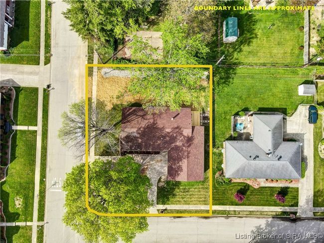 1801 Cliffwood Ct, Home with 4 bedrooms, 3 bathrooms and null parking in New Albany IN | Image 4