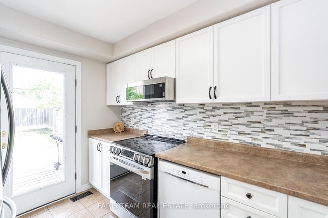 34 Quigley St, House attached with 3 bedrooms, 2 bathrooms and 2 parking in Angus ON | Image 5