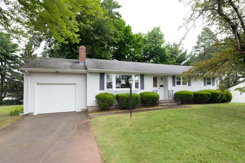 53 Puritan Ln, Newington, CT, 06111-5012 | Card Image