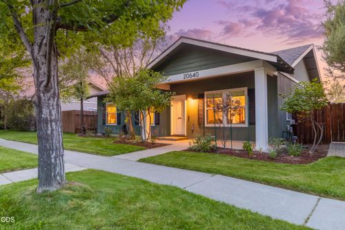 20640 Wild Rose Ln, Bend, OR, 97702-2781 | Card Image