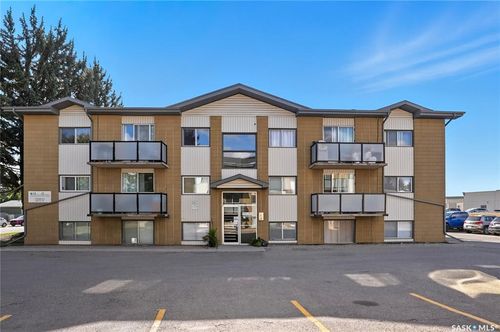 103-5 Columbia Dr, Saskatoon, SK, S7K1E3 | Card Image