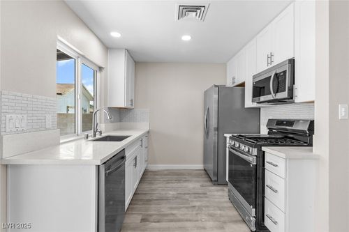 7144 Forest Vista St, Las Vegas, NV, 89147-4704 | Card Image