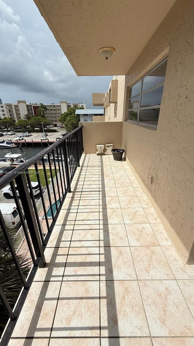 APT-412 - 3860 Ne 170 Th St, Condo with 2 bedrooms, 2 bathrooms and null parking in North Miami Beach FL | Image 22