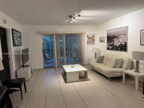 apt-405m-901 Sw 141st Ave, Pembroke Pines, FL, 33027-1576 | Card Image