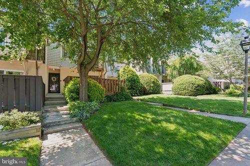 1662 Valencia Way, RESTON, VA, 20190-4976 | Card Image