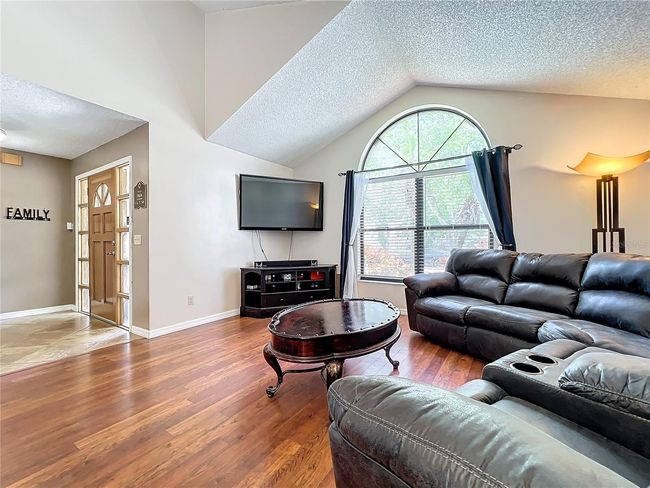 Living Room | Image 9