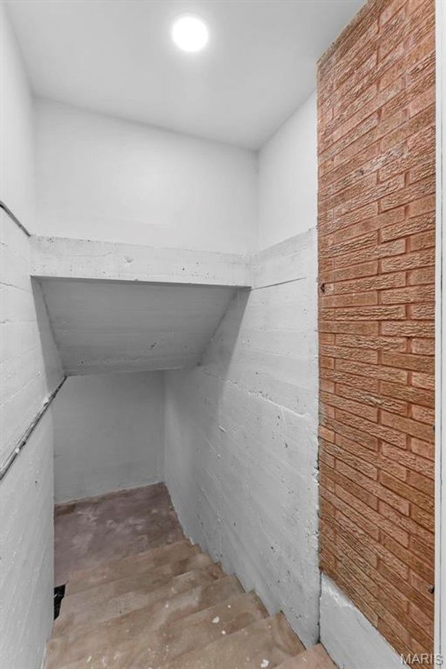 View to the storm cellar | Image 17