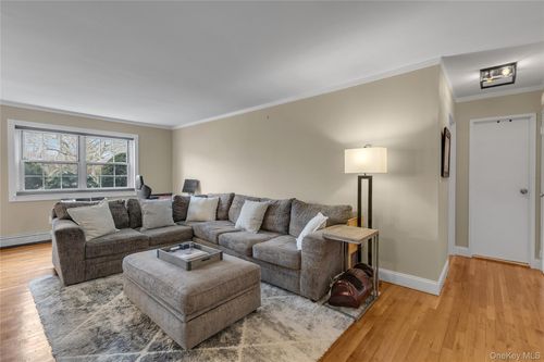 apt-4a-334 Lakeland Ave, Sayville, NY, 11782-1930 | Card Image