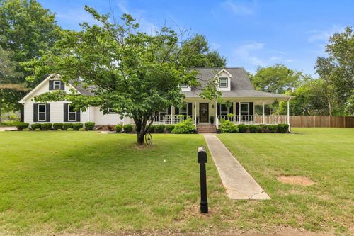 1402 Meadow Dr, Tuscumbia, AL, 35674 | Card Image