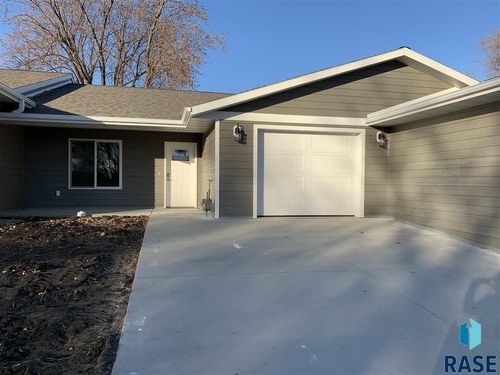 104 W Barck Ave Avenue, Luverne, MN, 56156 | Card Image