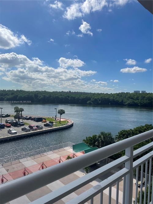 apt-507-400 Kings Point Dr, Sunny Isles Beach, FL, 33160-4733 | Card Image