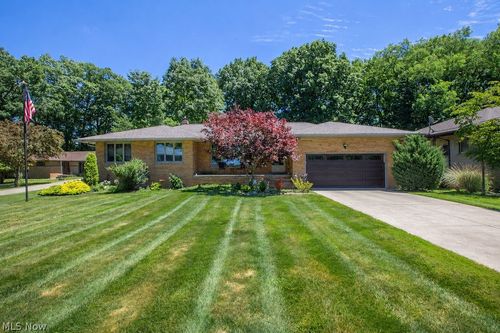 7165 Glencairn Dr, Parma, OH, 44134-4737 | Card Image