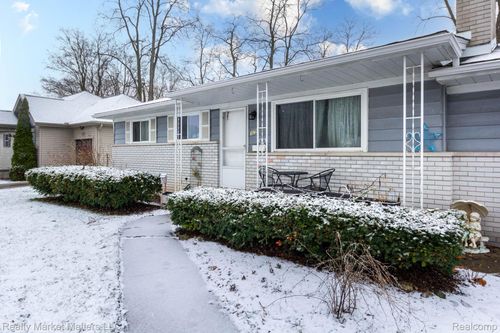 176 Dickenson St, Romeo, MI, 48065-4723 | Card Image