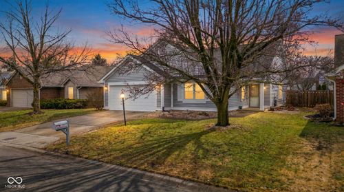 8675 Champions Dr, Indianapolis, IN, 46256-4316 | Card Image