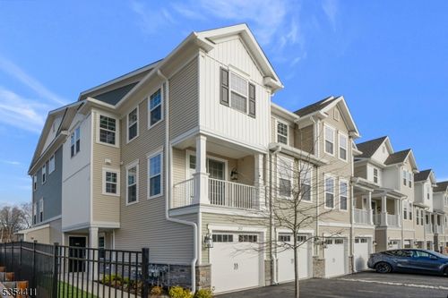 102 Honeysuckle Ln, Warren, NJ, 07059-5362 | Card Image