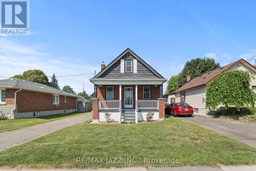 110 Gibbons St, Oshawa, ON, L1J4Y2 | Card Image
