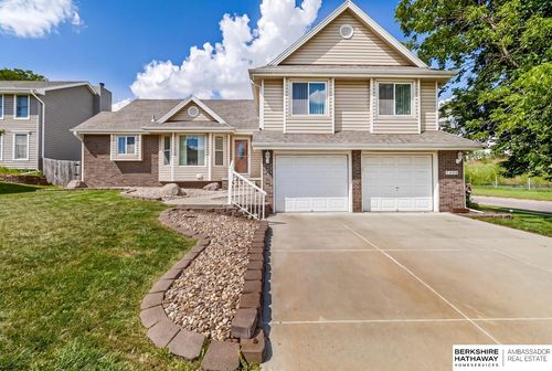 1006 Magnolia Court, Papillion, NE, 68046 | Card Image