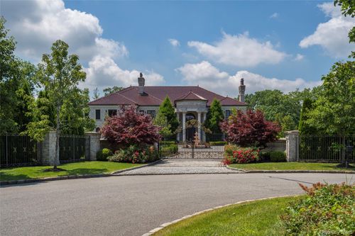 4 Valentine Farm Ct, Glen Head, NY, 11545-2538 | Card Image