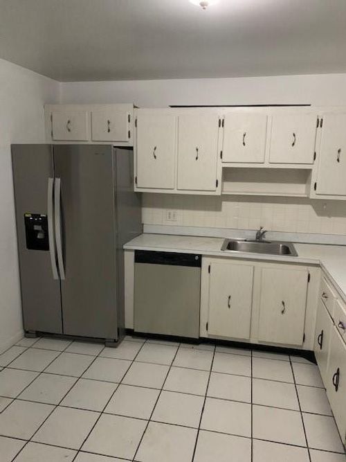 304-4131 Stirling Rd, Davie, FL, 33314-7548 | Card Image