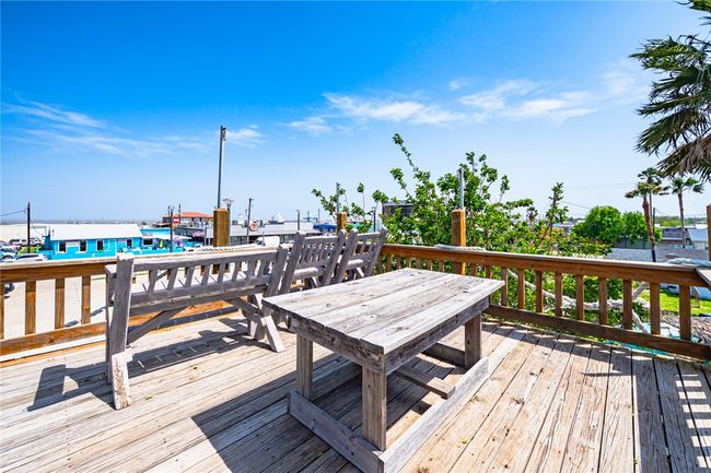 108 N 2 Nd St, House other with 5 bedrooms, 5 bathrooms and 6 parking in Fulton TX | Image 13