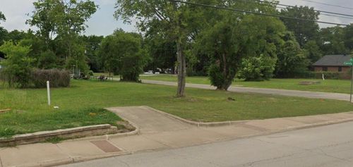 1010 E Martin Luther King Jr St, Bryan, TX, 77803-2899 | Card Image
