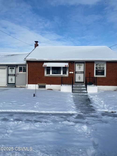 609 E 8th St, Berwick, PA, 18603-3301 | Card Image