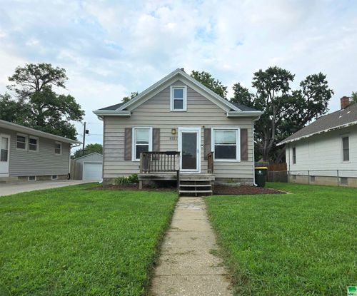 3321 6th Ave, Sioux City, IA, 51106-2751 | Card Image