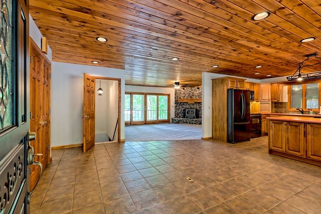 2403 Hidden Valley Rd, Home with 3 bedrooms, 3 bathrooms and 2 parking in Hiawassee GA | Image 13